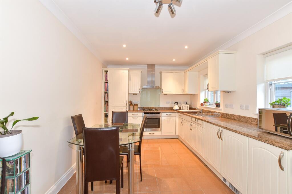 2 bed Semi-Detached