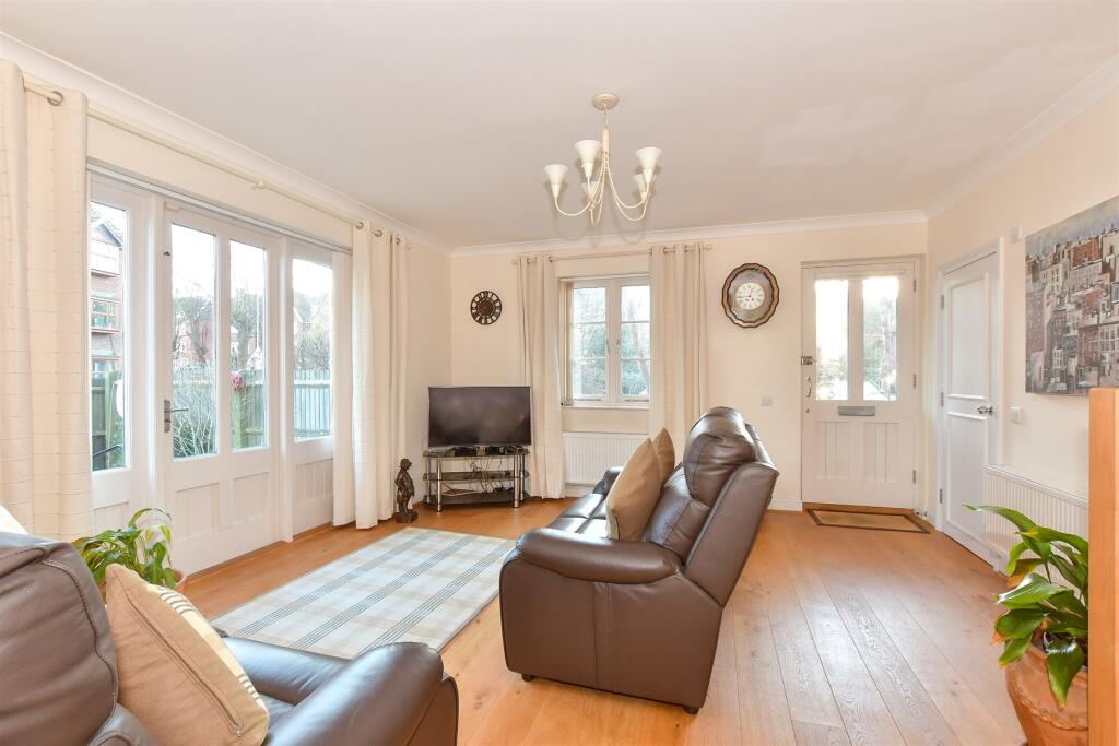 2 bed Semi-Detached