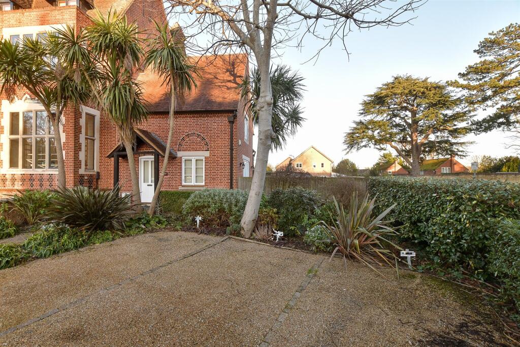 2 bed Semi-Detached
