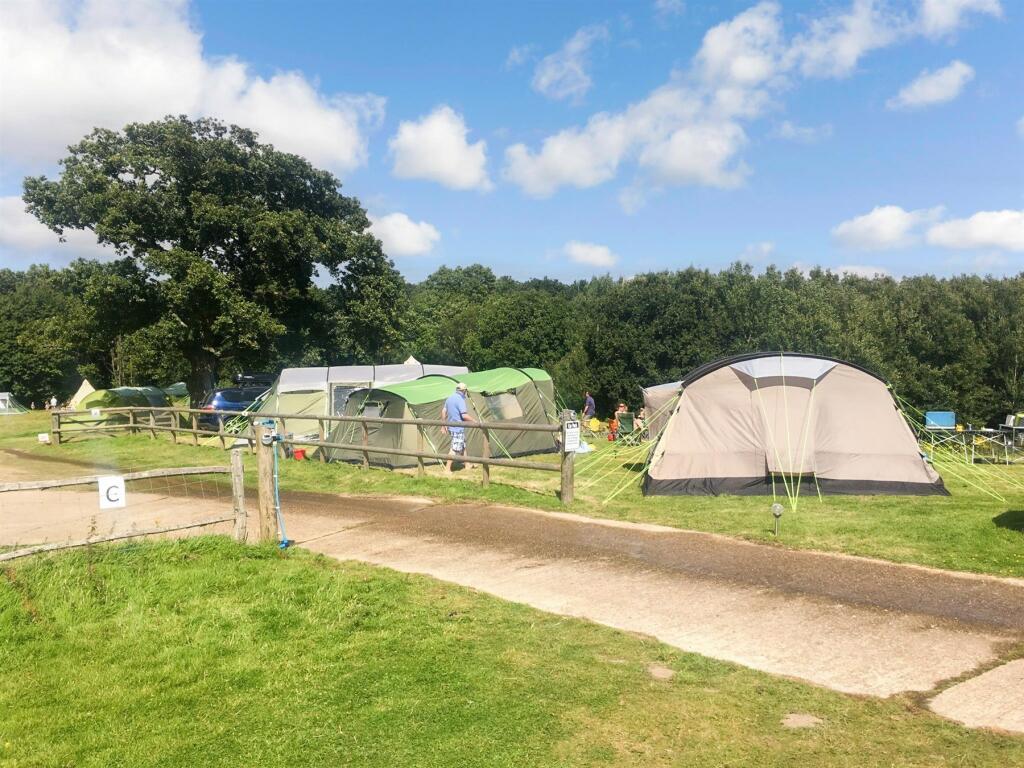 5 bed Campsite & Holiday Village