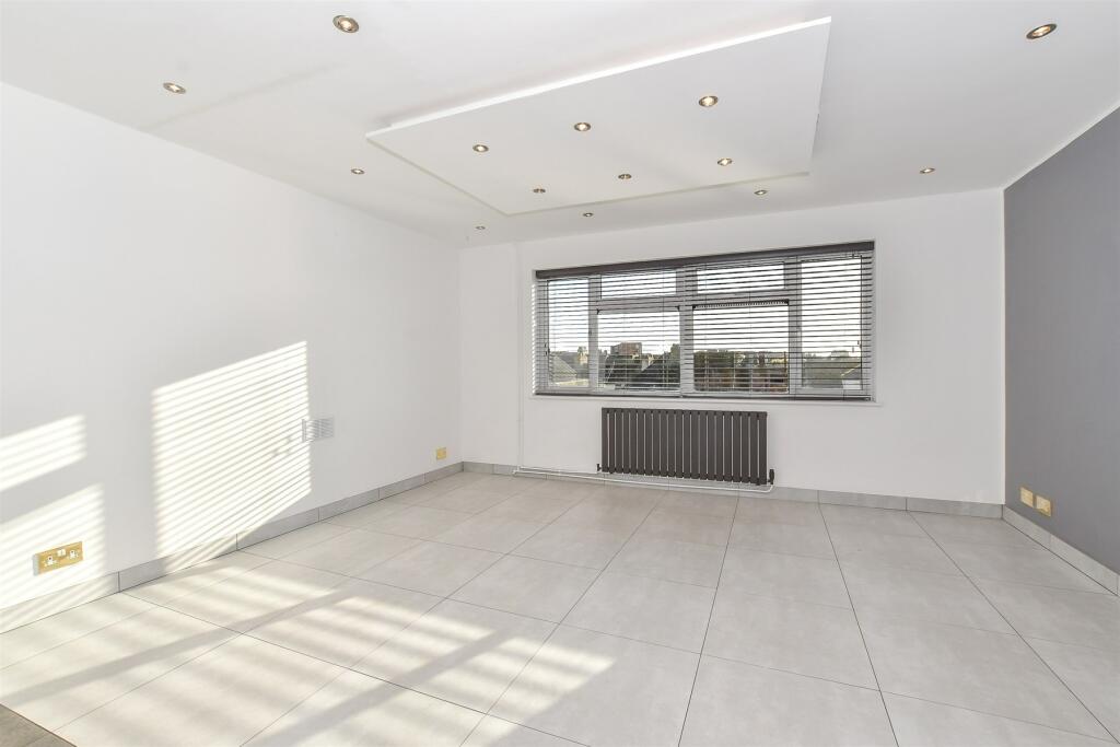 2 bed Apartment