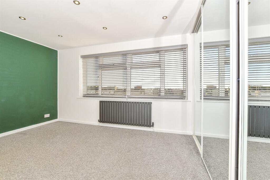 2 bed Apartment