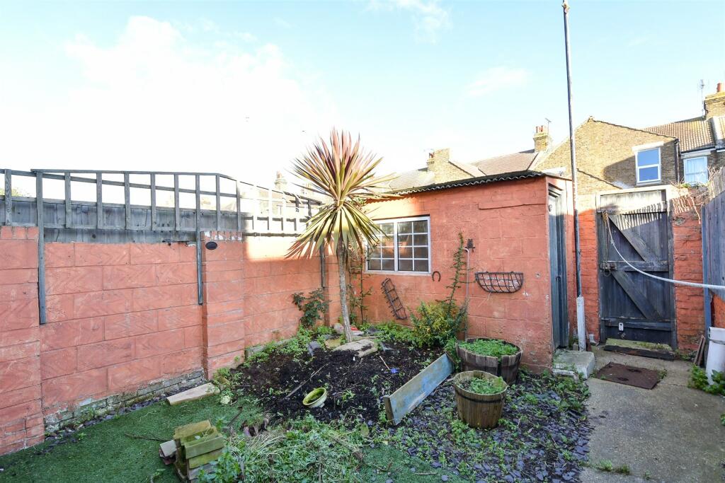 3 bed Terraced