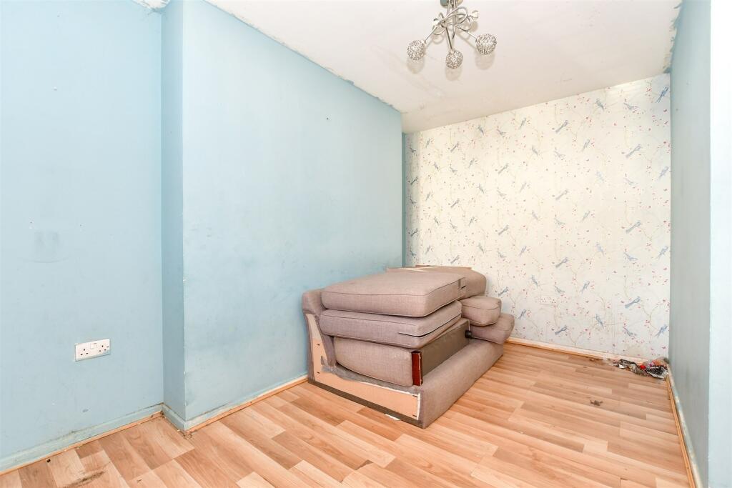 2 bed Ground Flat