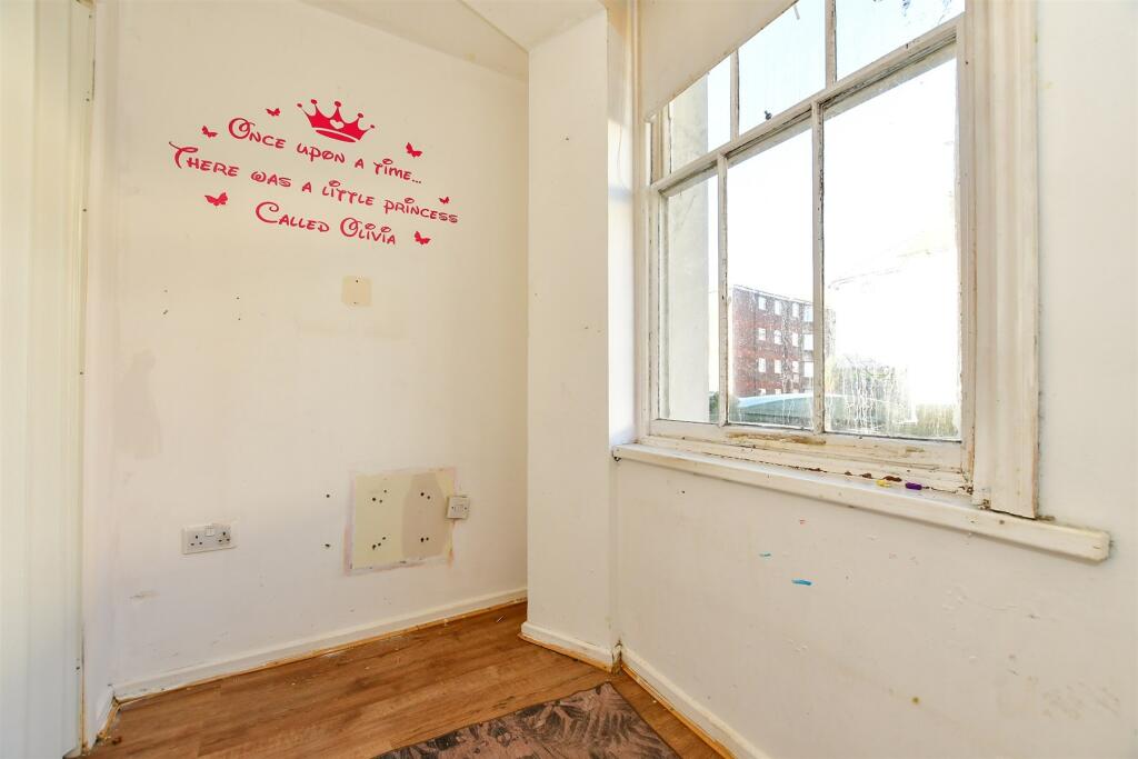 2 bed Ground Flat