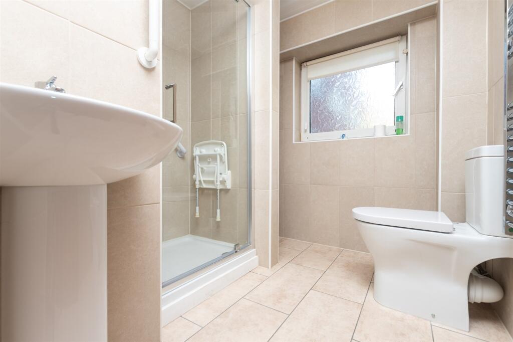1 bed Ground Flat