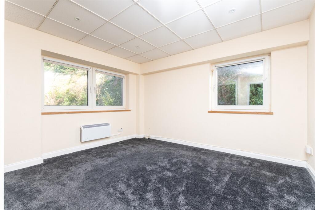 1 bed Ground Flat