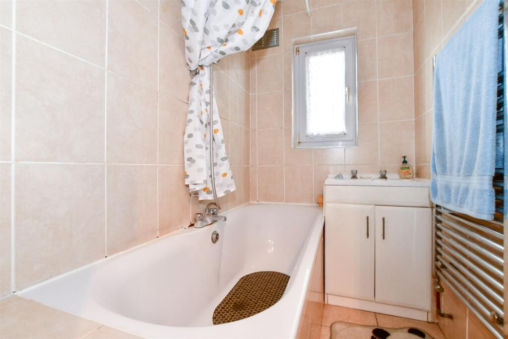 3 bed Detached Bungalow