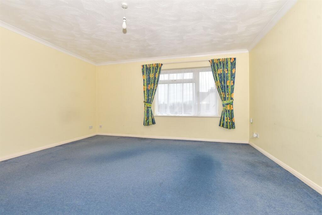 2 bed Maisonette