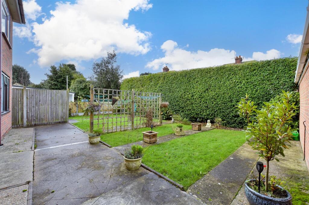 2 bed Maisonette