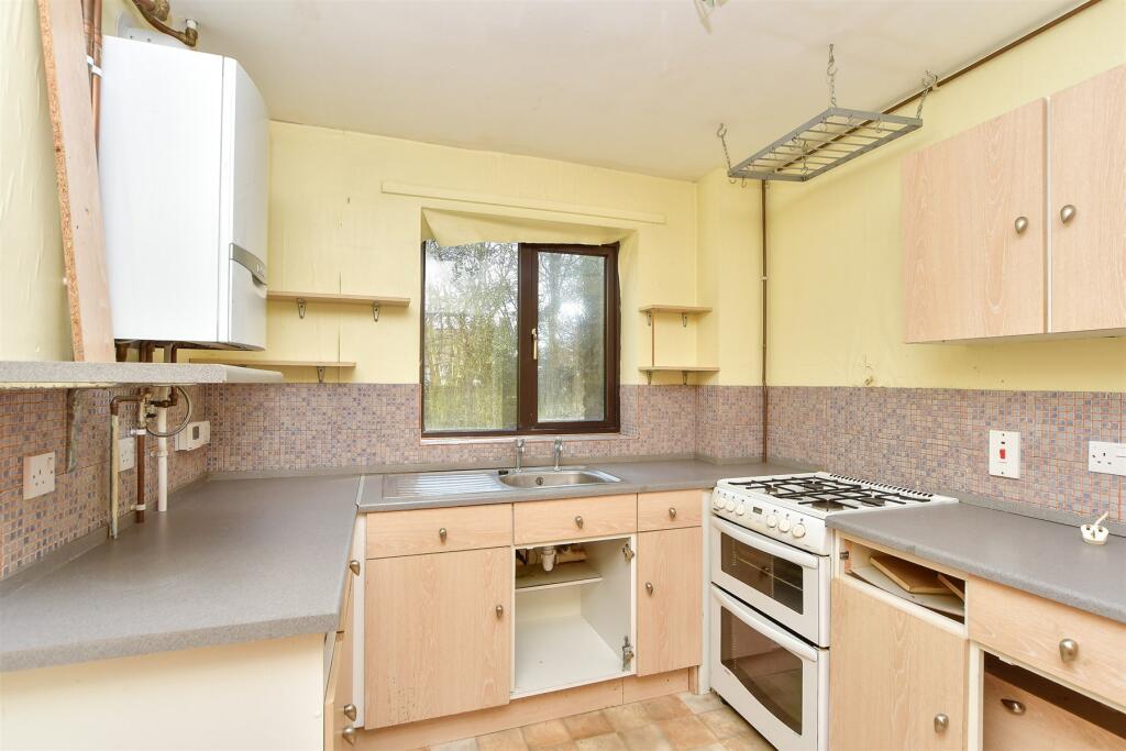 3 bed Link Detached House