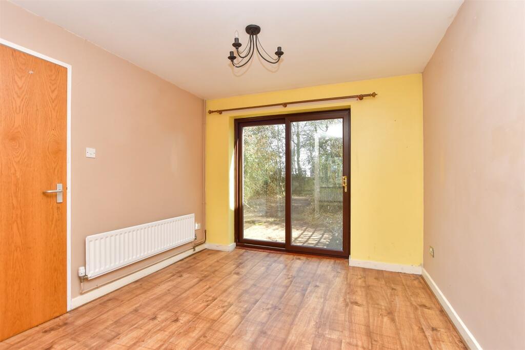 3 bed Link Detached House