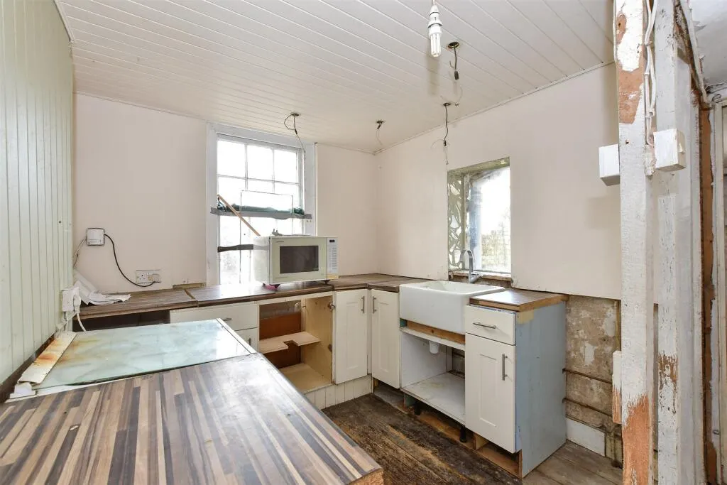 4 bed End of Terrace