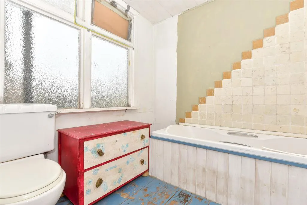 4 bed End of Terrace