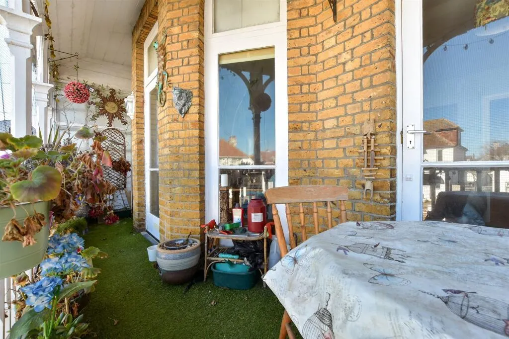 2 bed Apartment