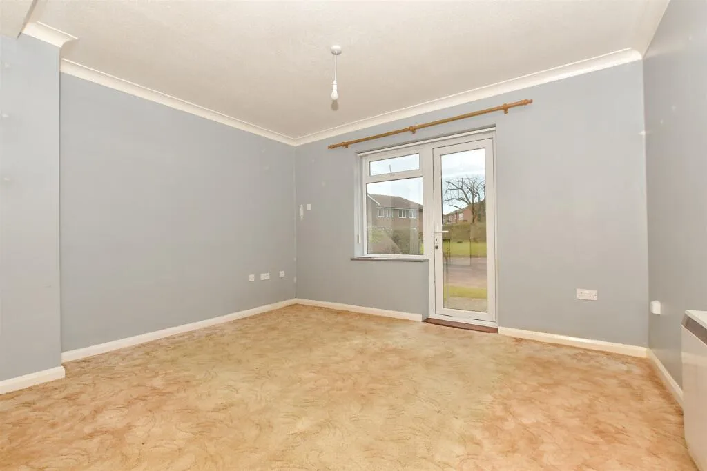 1 bed Ground Flat