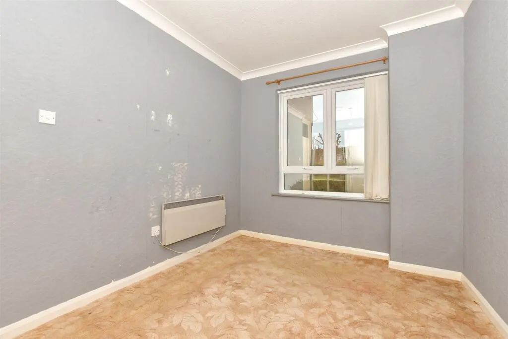 1 bed Ground Flat