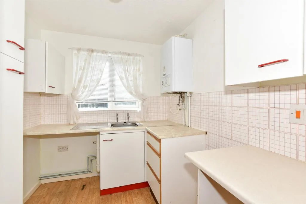 1 bed Ground Flat