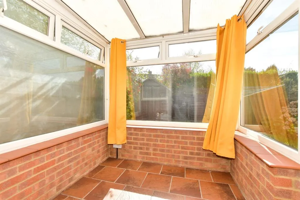 1 bed Ground Flat
