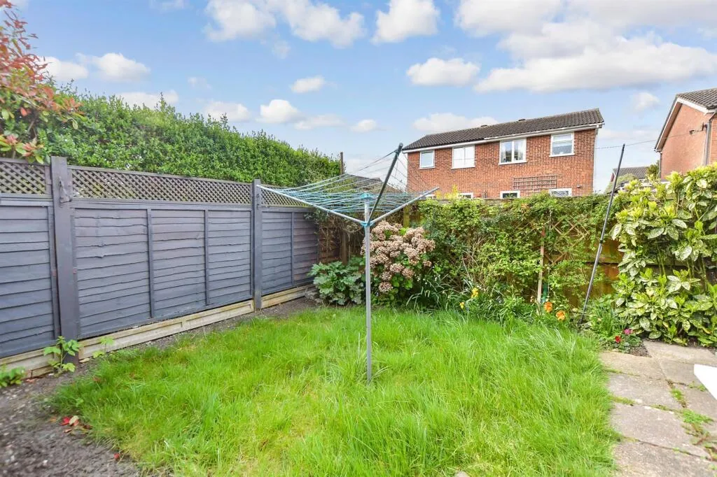 1 bed Ground Flat