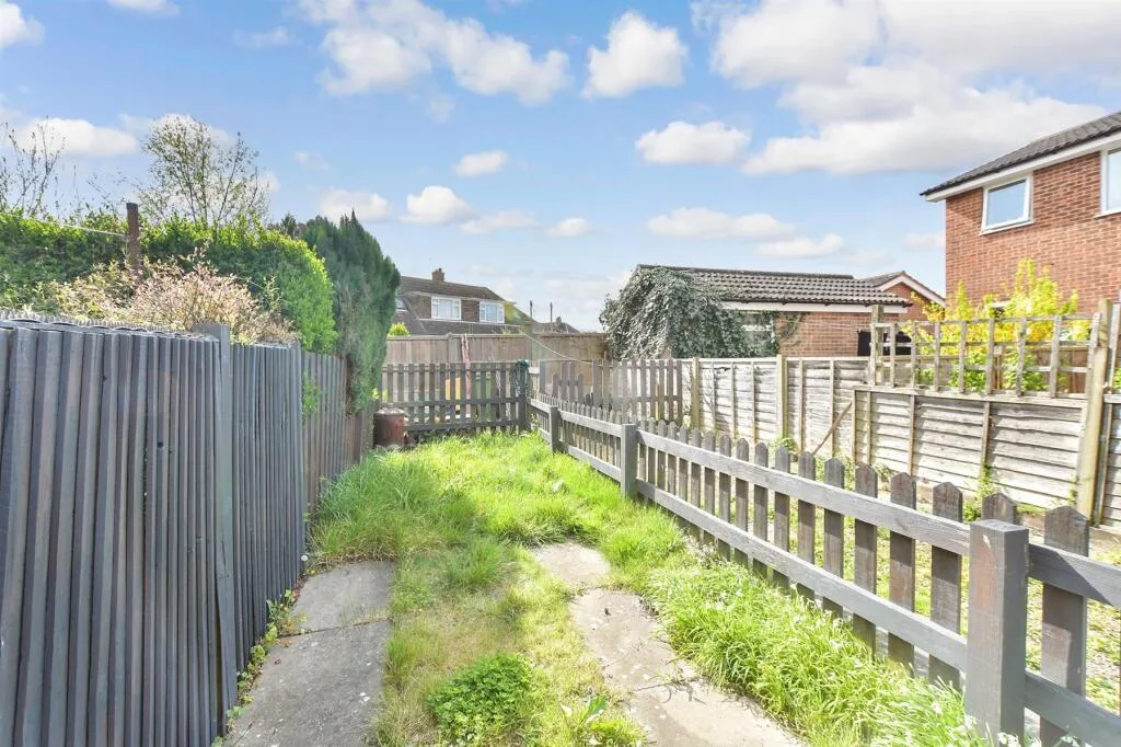 1 bed Ground Flat