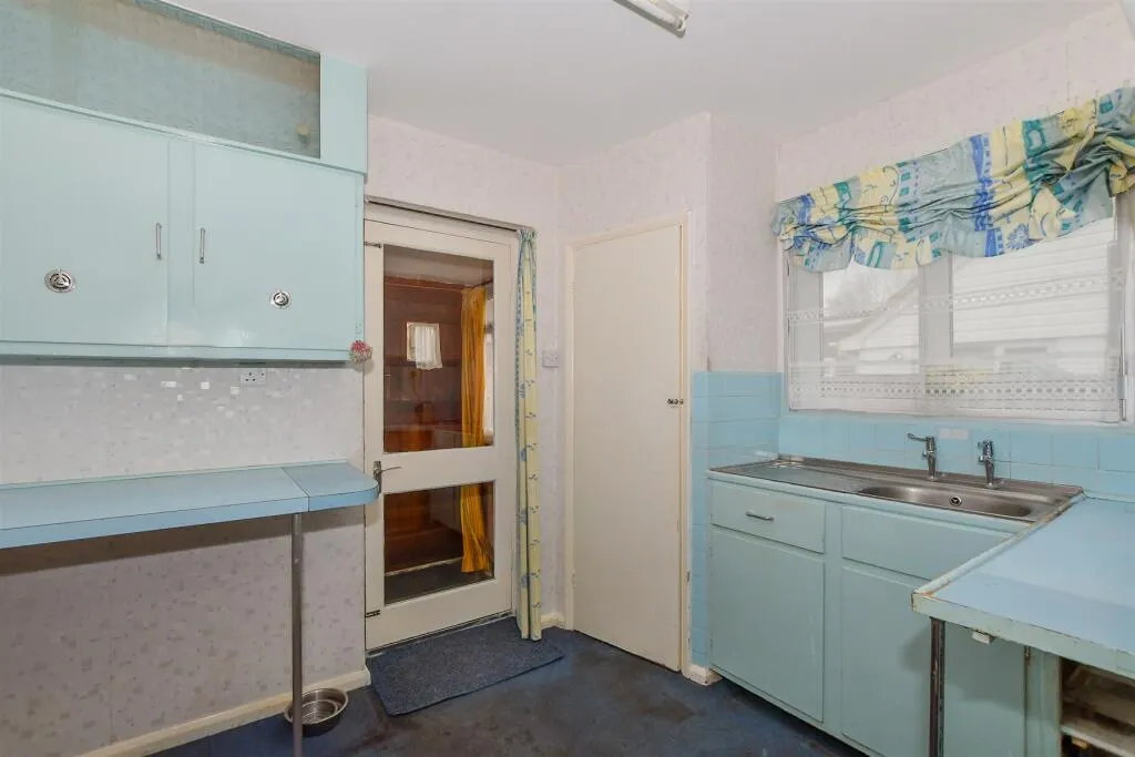 2 bed Semi-Detached Bungalow