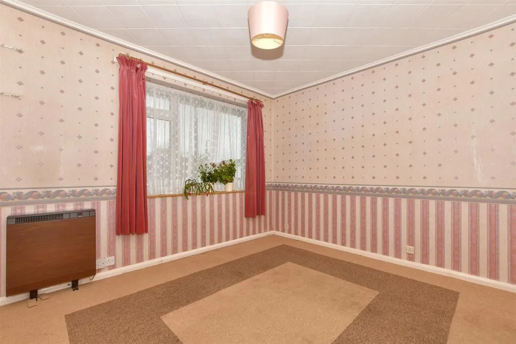 2 bed Semi-Detached Bungalow