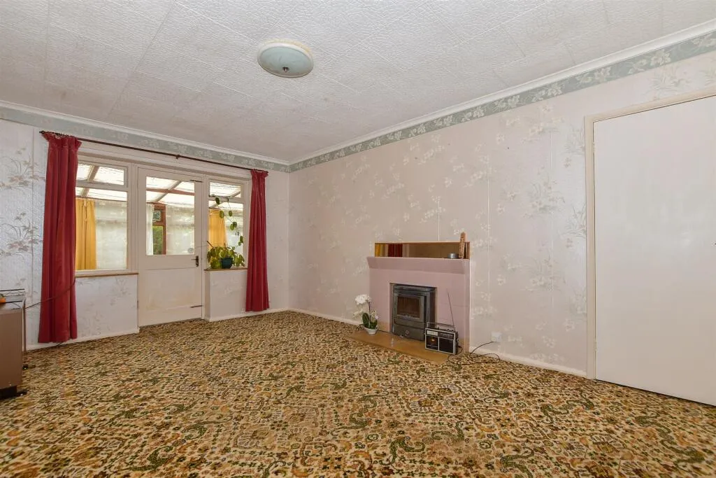 2 bed Semi-Detached Bungalow