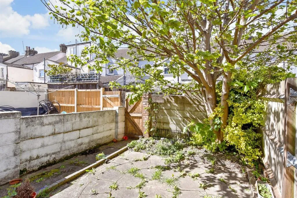 2 bed Terraced