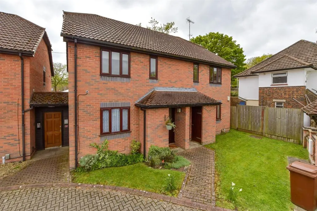 1 bed Maisonette