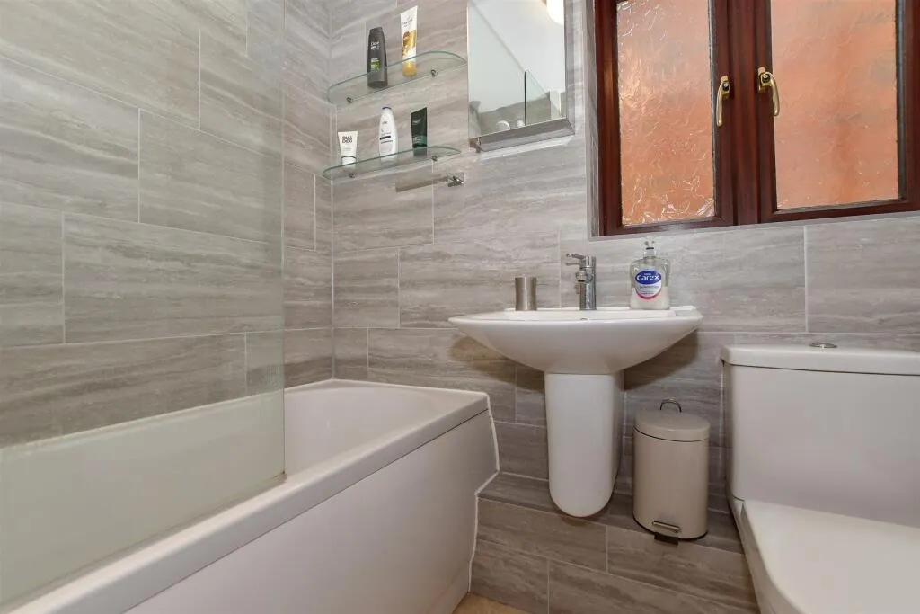 1 bed Maisonette