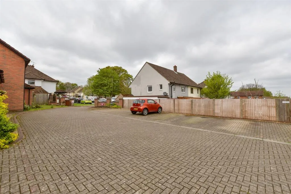 1 bed Maisonette