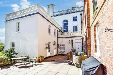 2 bed Retirement Property