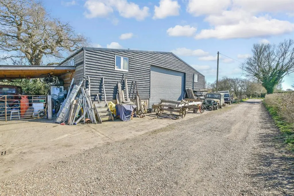 4 bed Detached