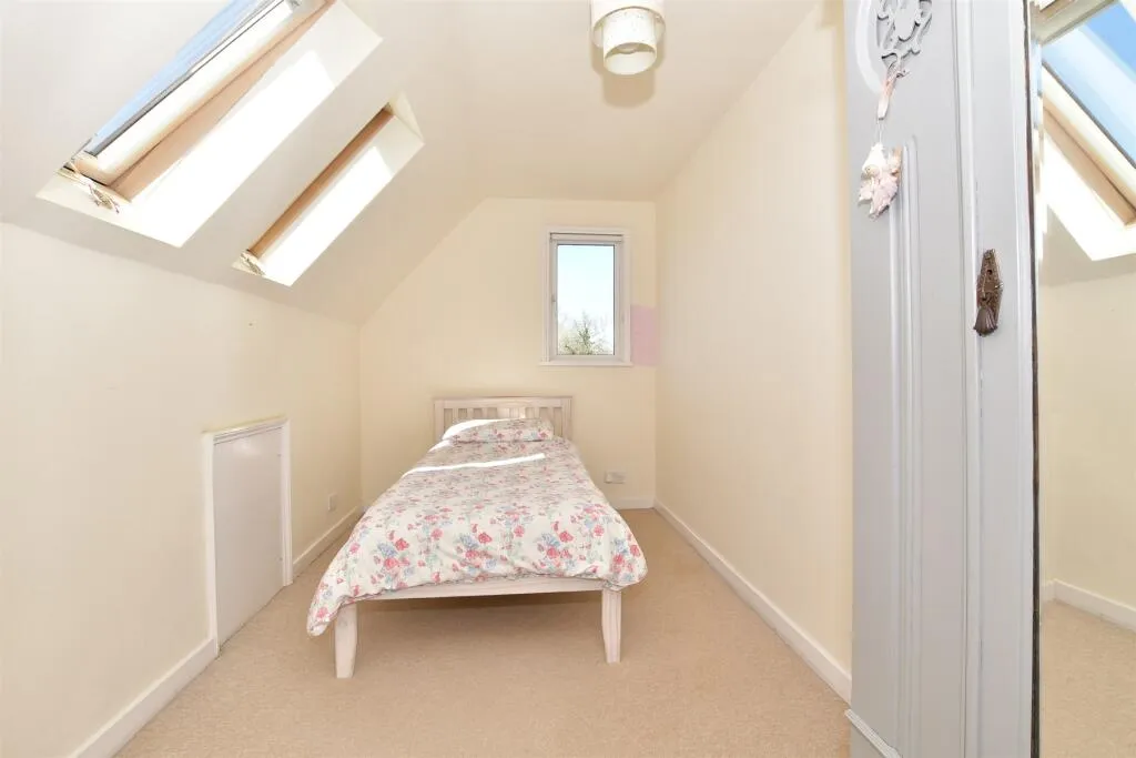 4 bed Detached