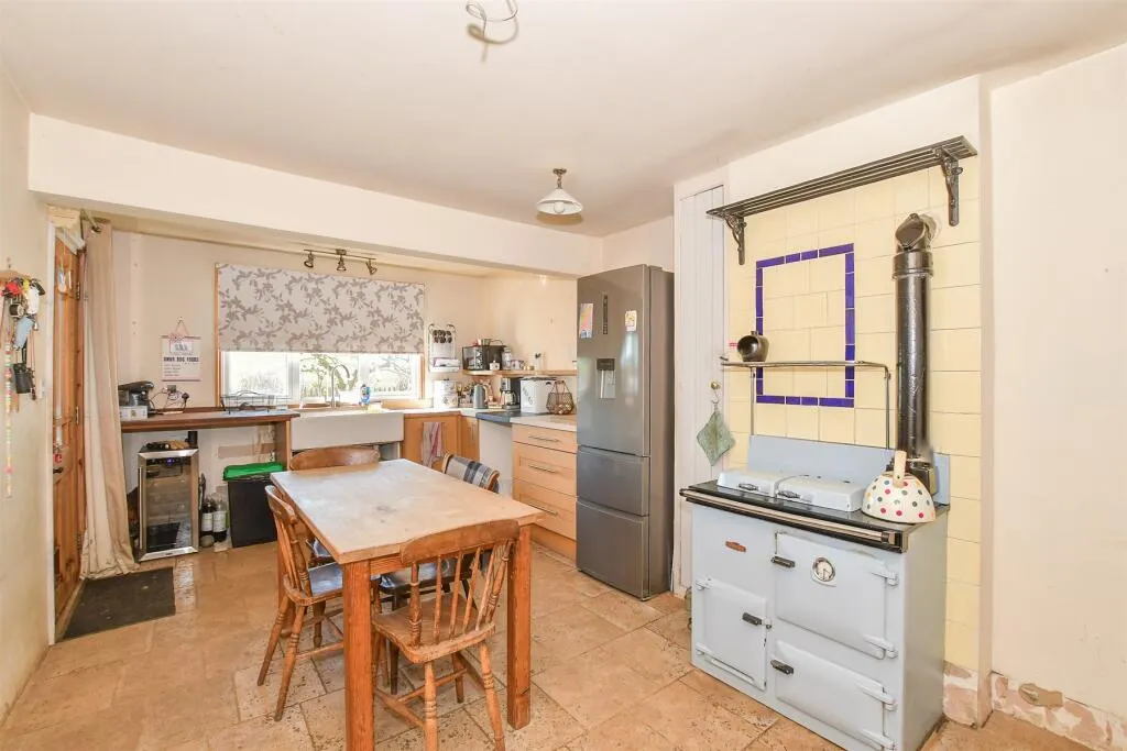 4 bed Detached