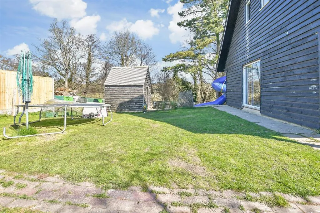 4 bed Detached