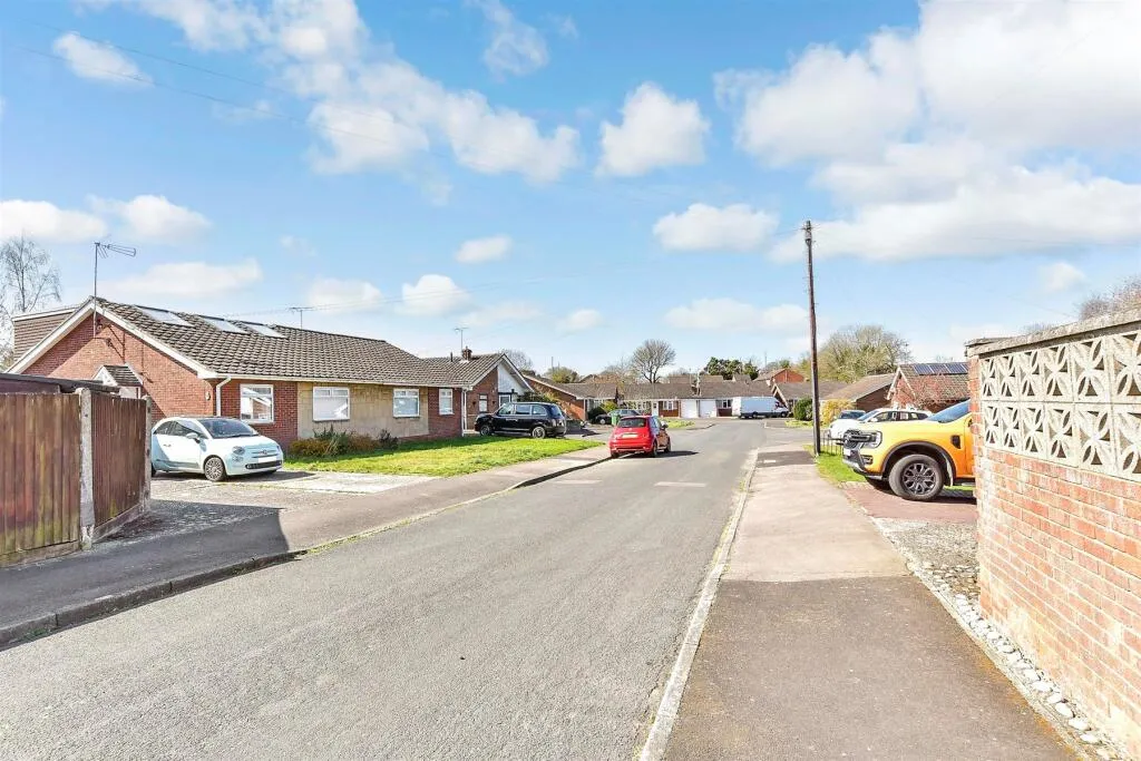 3 bed Detached Bungalow