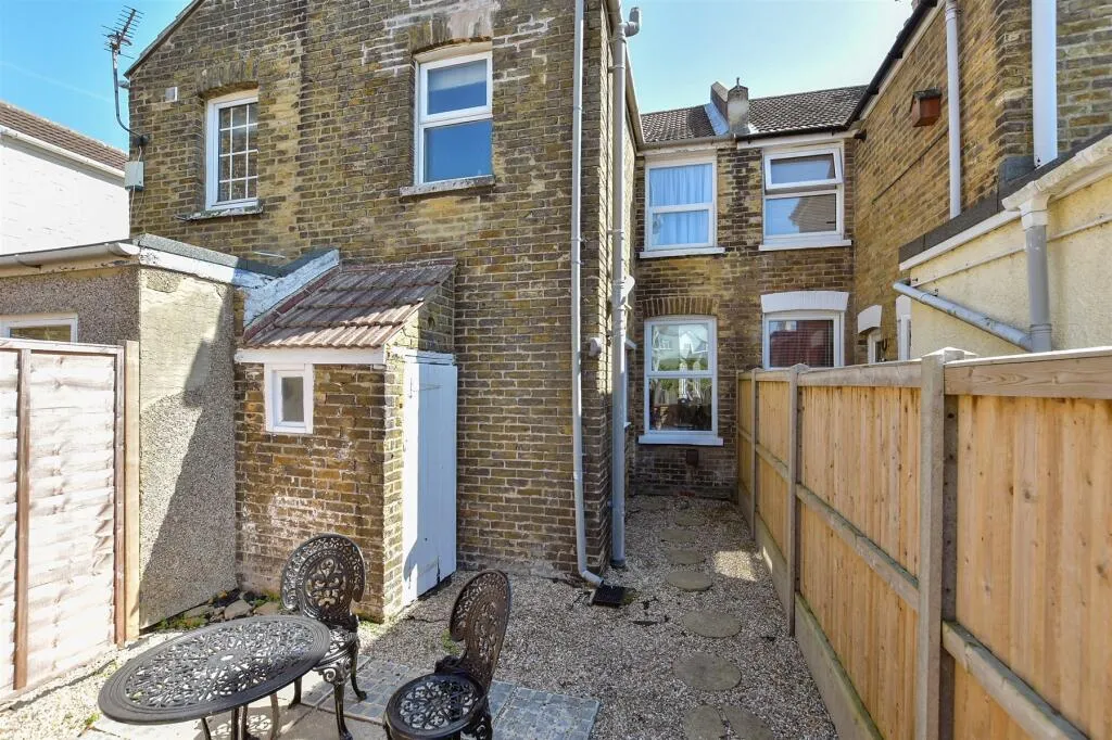 2 bed Terraced