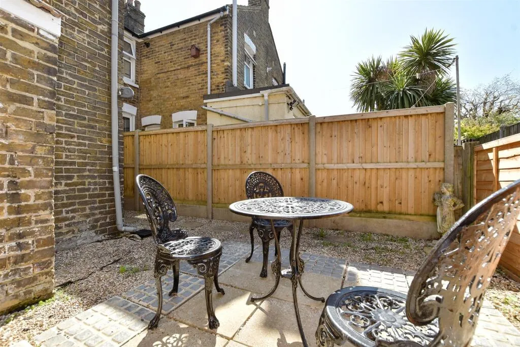 2 bed Terraced