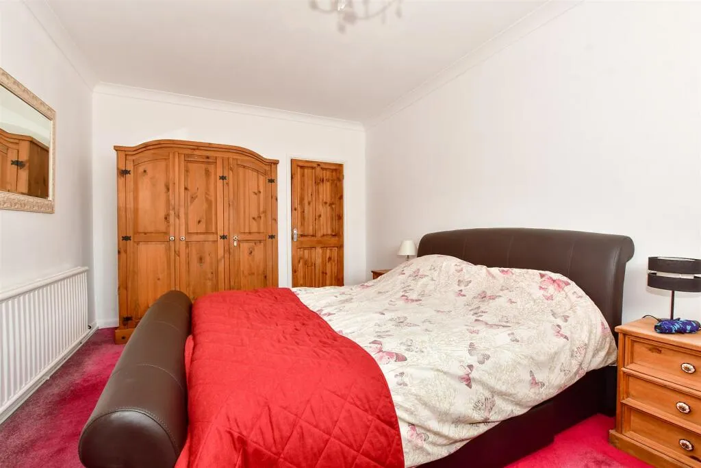 2 bed Ground Flat