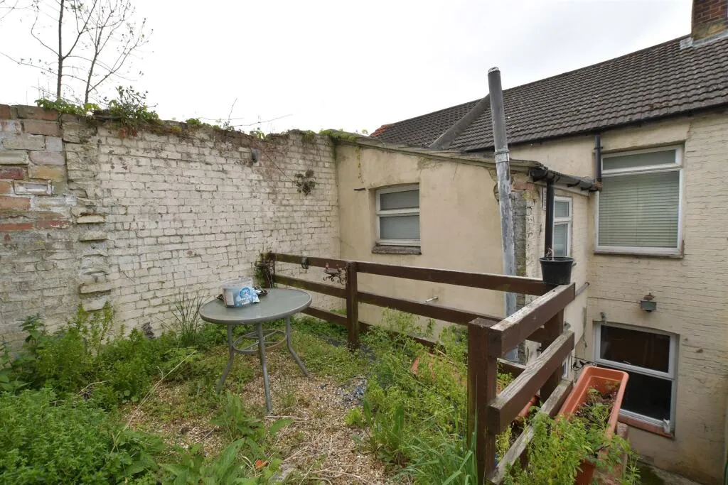 2 bed Terraced
