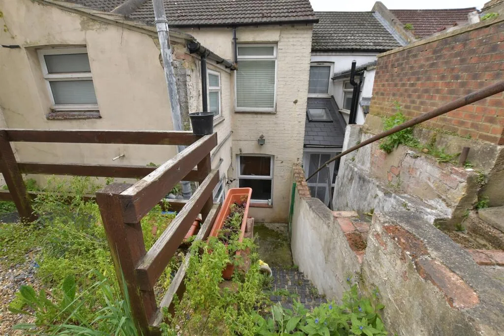 2 bed Terraced