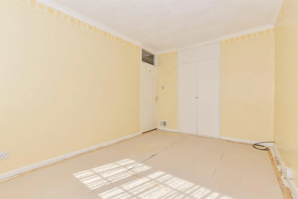 3 bed End of Terrace