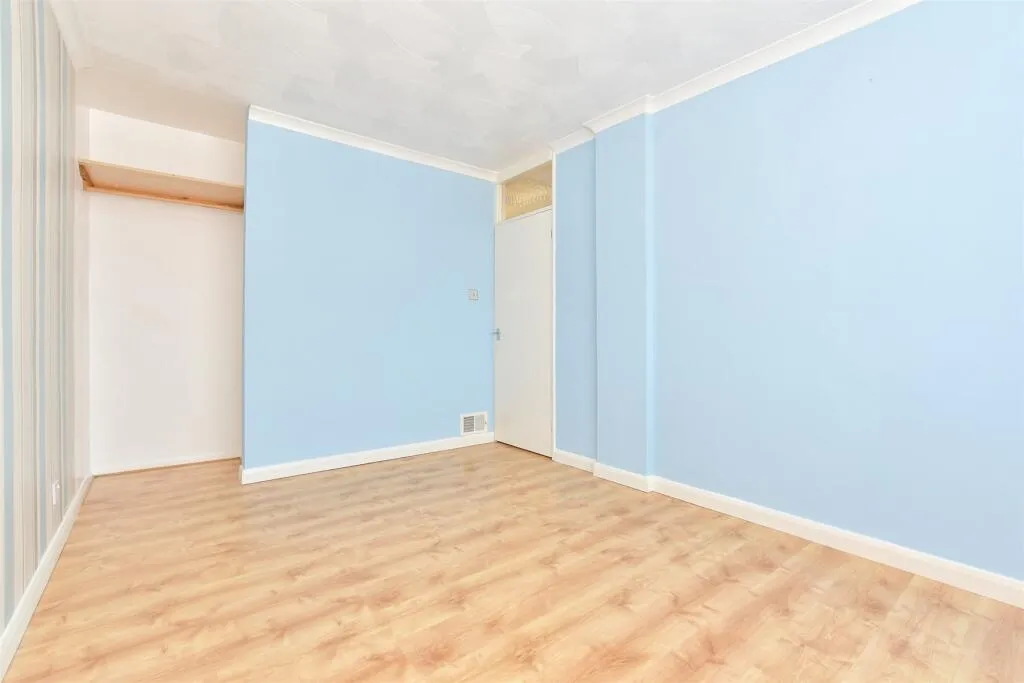 3 bed End of Terrace