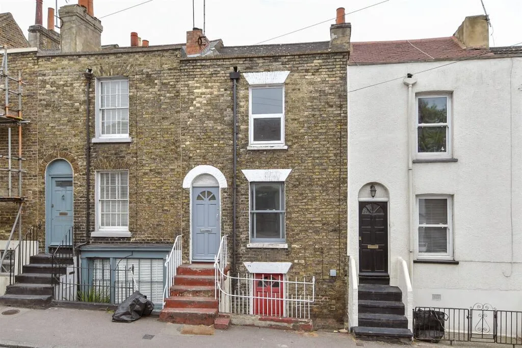 3 bed Terraced