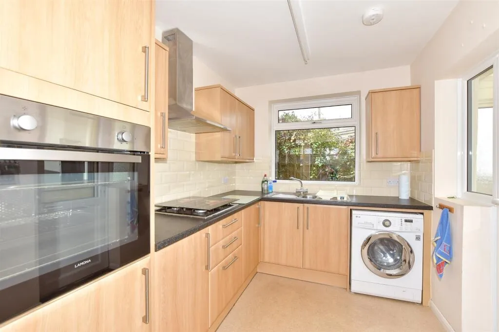 2 bed Detached Bungalow