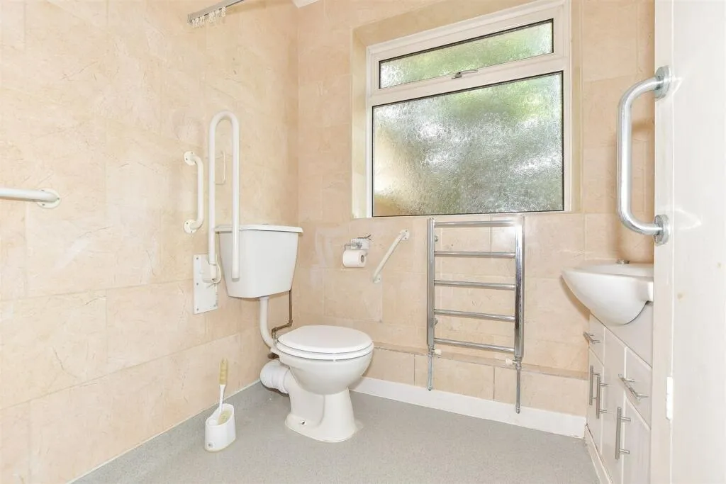 2 bed Detached Bungalow