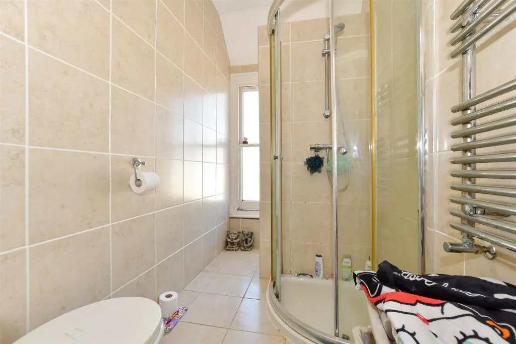 5 bed Town House