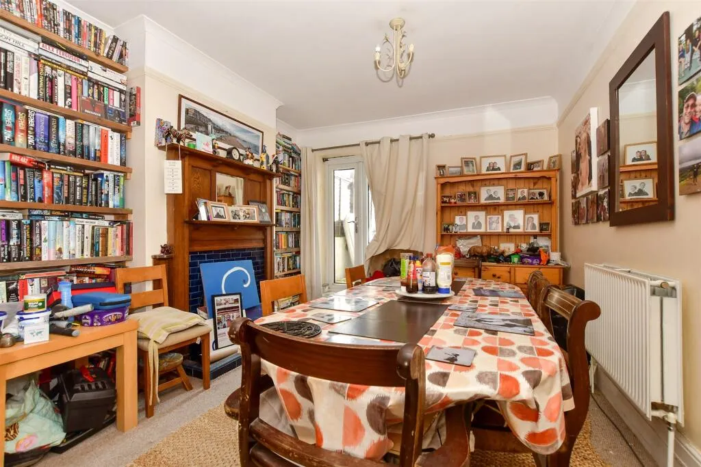 5 bed Town House